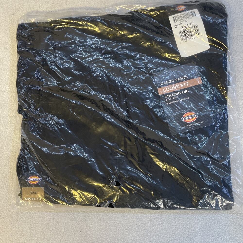 NWT Dickies Men’s Loose Fit Cargo Pants 33x32 Black Straight Leg Workwear New